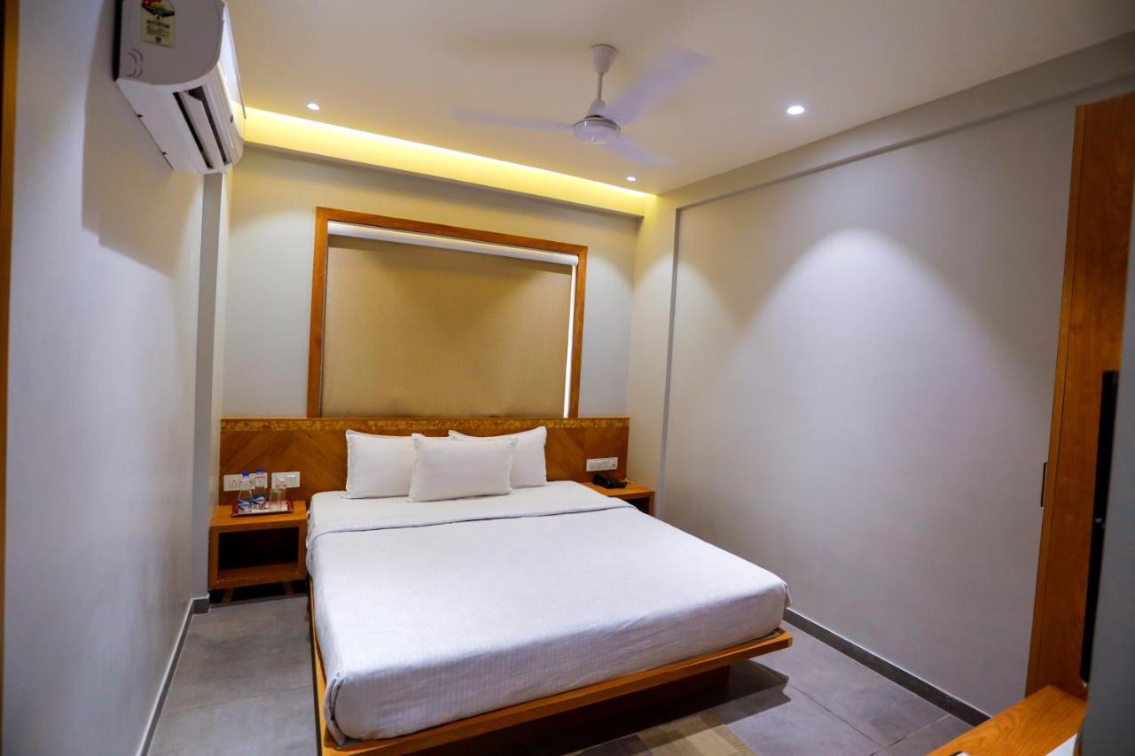 Hotel Om โสมนัส ภายนอก รูปภาพ