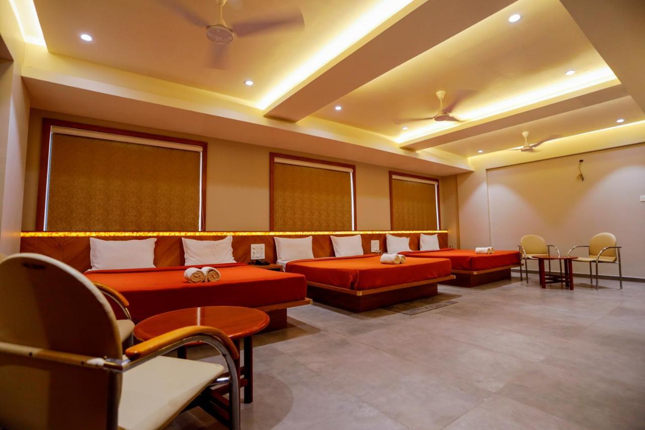 Hotel Om โสมนัส ภายนอก รูปภาพ