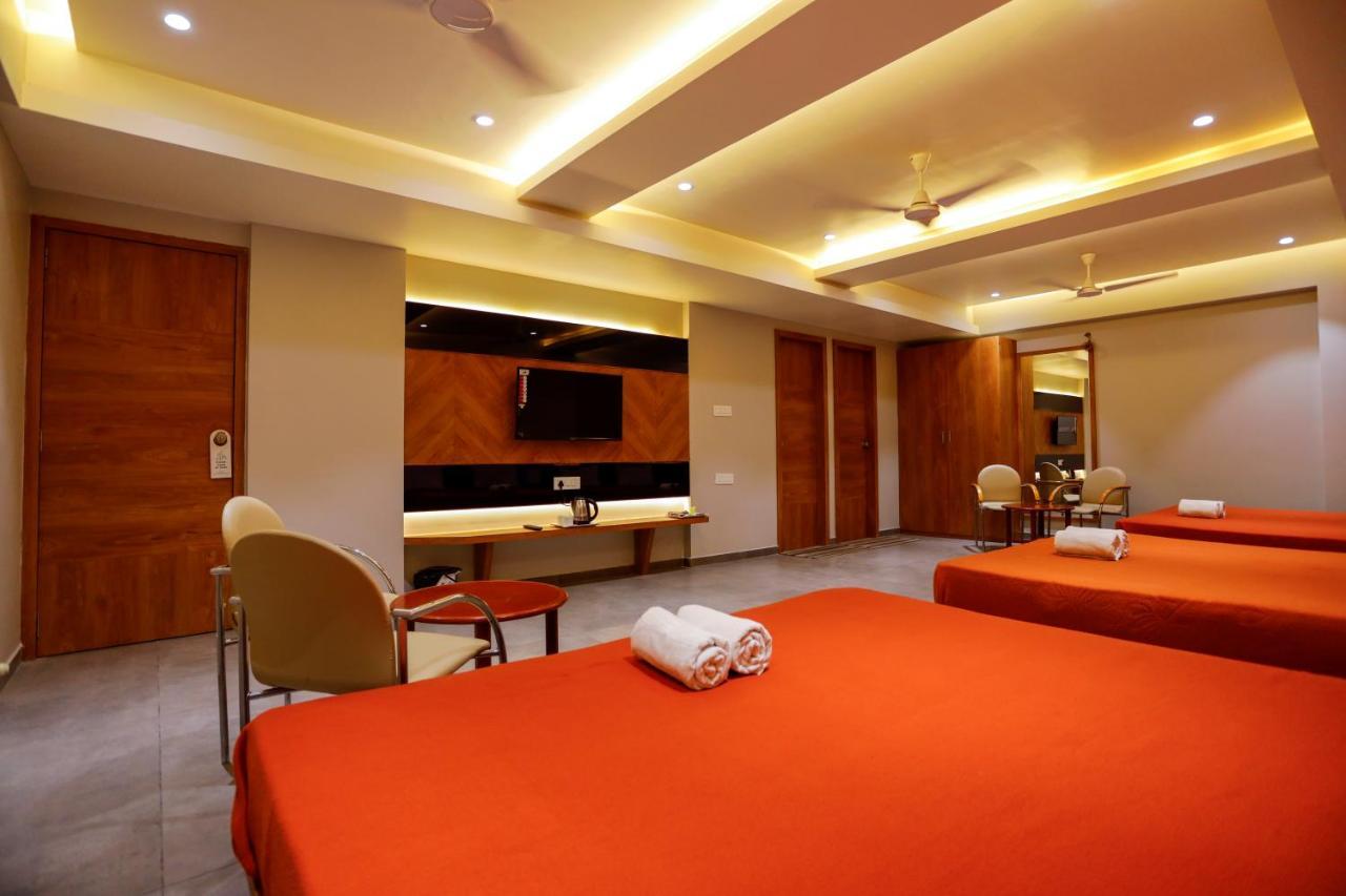 Hotel Om โสมนัส ภายนอก รูปภาพ