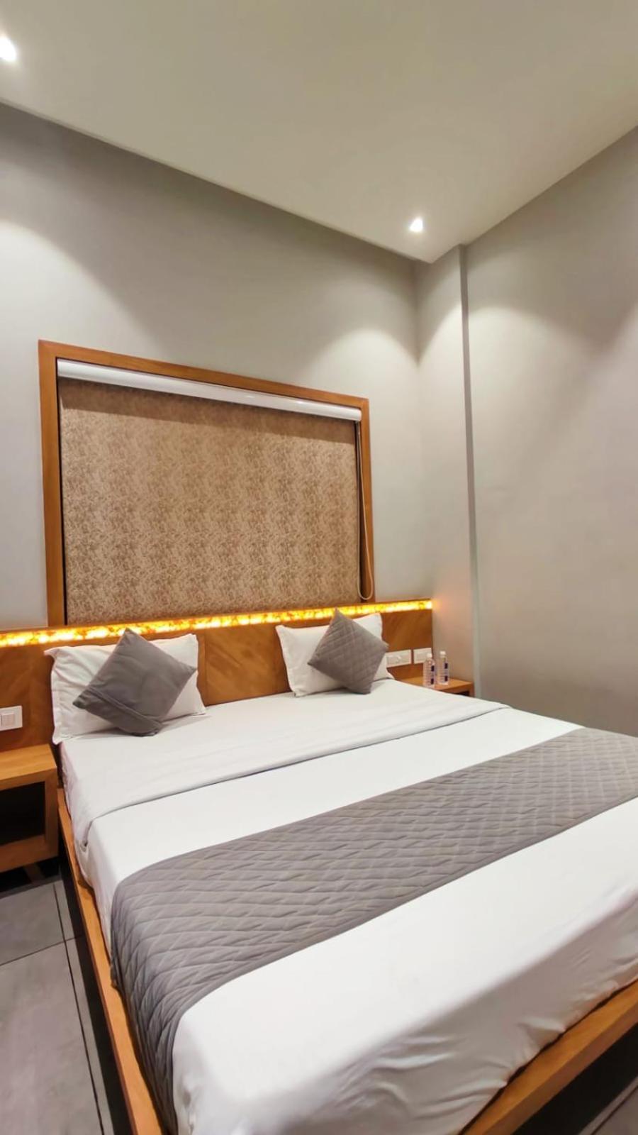 Hotel Om โสมนัส ภายนอก รูปภาพ